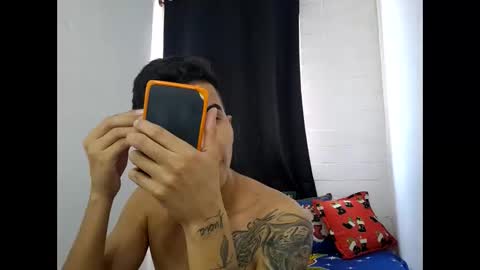 velk_hot1 online show from December 30, 5:44 pm