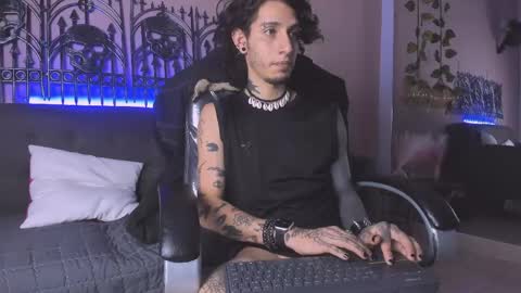 vergil_noir online show from May 31, 5:19 am