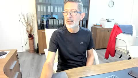 Snapshot of verifly chatting on January 29, 11:20 am Victor online show from January 29, 11:20 am