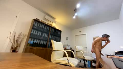 Snapshot of verifly chatting on March 3, 10:23 am Victor online show from March 3, 10:23 am