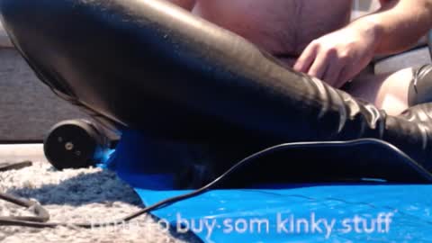 qvistoo online show from September 27, 6:11 am