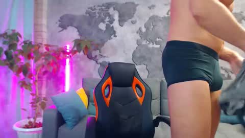 vikingchrisss online show from December 2, 12:30 pm