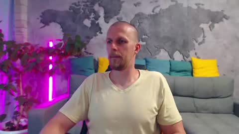 vikingchrisss online show from July 19, 11:05 am
