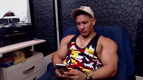 Snapshot of viktorherrera chatting on March 1, 4:11 pm Viktor Herrera online show from March 1, 4:11 pm
