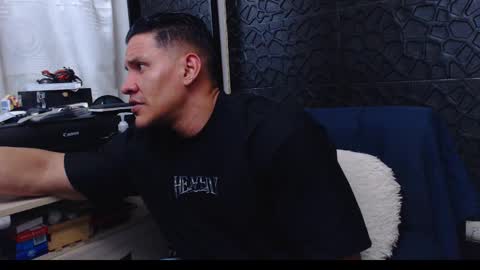 Snapshot of viktorherrera chatting on January 26, 11:18 pm Viktor Herrera online show from January 26, 11:18 pm