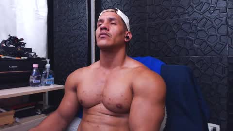 Snapshot of viktorherrera chatting on September 9, 5:56 pm Viktor Herrera online show from September 9, 5:56 pm
