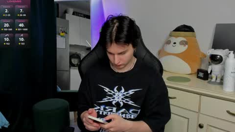 Vincent Strong online show from April 11, 9:24 am