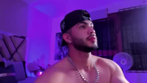 Vincent online show from December 19, 4:42 am