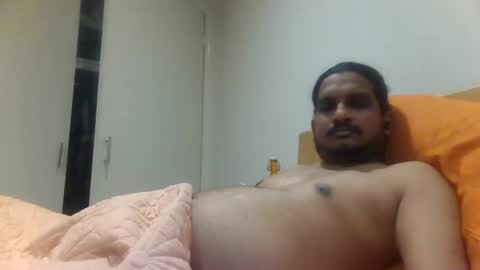 Snapshot of visionzzzz chatting on January 6, 10:35 am Visionzzzz online show from January 6, 10:35 am