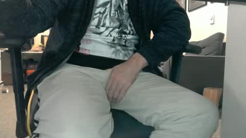 Snapshot of vitalbeach chatting on December 23, 7:17 am vitalbeach online show from December 23, 7:17 am