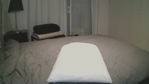 Snapshot of vouvoucouple chatting on December 12, 6:31 pm Tim online show from December 12, 6:31 pm