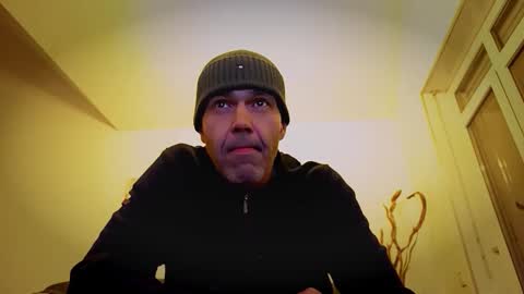 voyeuredeluxe online show from February 24, 12:56 am