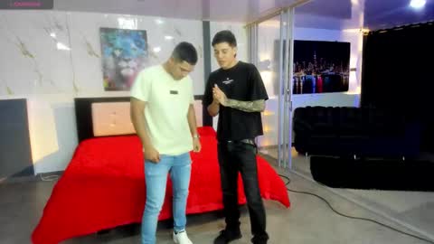 voyeurism_guys online show from March 24, 11:19 pm