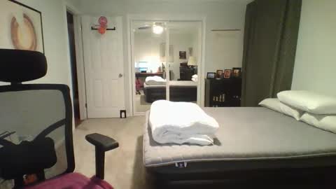 wazooforty2 online show from April 27, 5:26 am