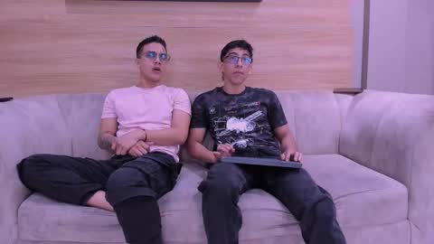 Jhonny Dick  his neighbors. online show from February 4, 8:04 pm