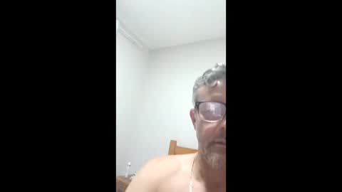weberreis1980 online show from May 27, 7:16 am