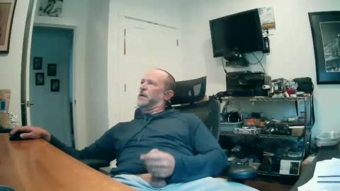Snapshot of weseeyouwatching chatting on October 8, 8:24 pm weseeyouwatching online show from October 8, 8:24 pm