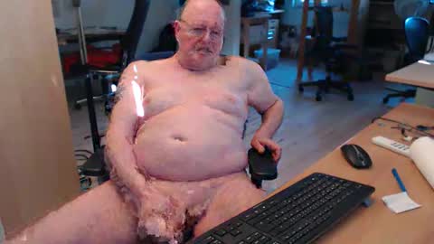 WeTwo online show from March 4, 3:08 pm