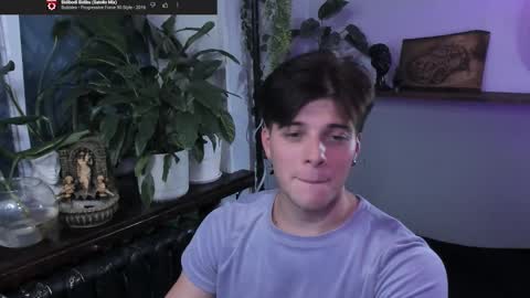 Gus online show from September 26, 8:28 pm