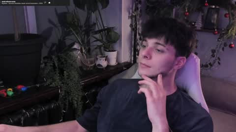 Gus online show from December 28, 7:43 pm