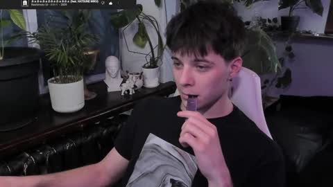 Gus online show from February 23, 8:53 pm