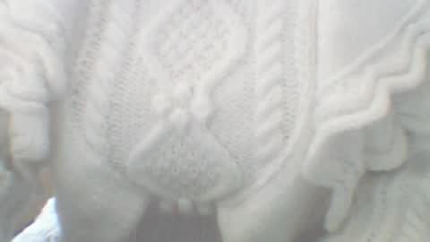 whitesweater online show from February 20, 7:01 am