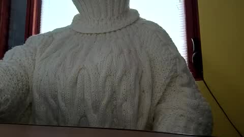 whitesweater online show from October 28, 7:00 am