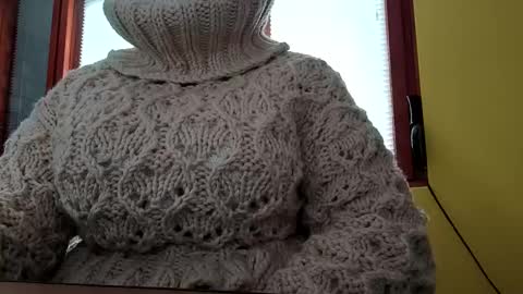 whitesweater online show from November 26, 7:55 am