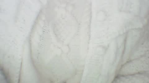 whitesweater online show from December 5, 8:00 am