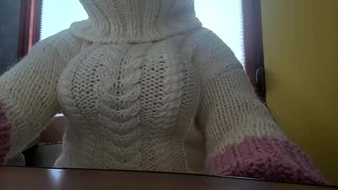 whitesweater online show from September 23, 6:13 am