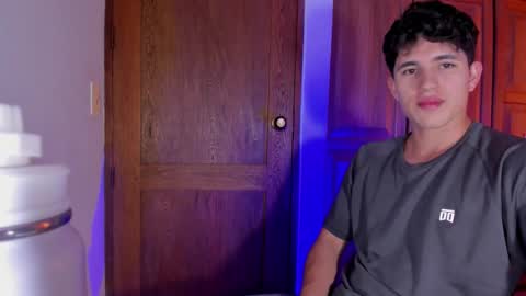 whos_he online show from February 19, 7:10 pm