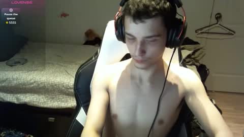 willfro_ online show from January 8, 4:07 am