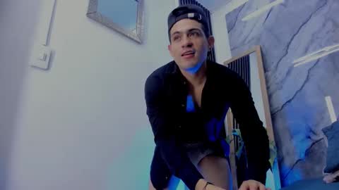 william_steel_ online show from November 28, 5:21 am