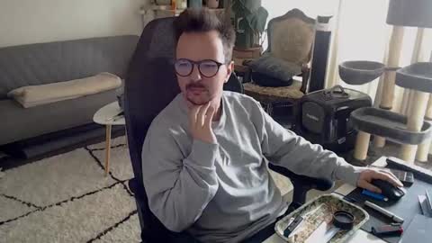 cream36 online show from October 11, 12:09 pm