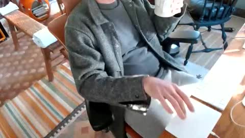 Chuck online show from April 8, 11:20 am