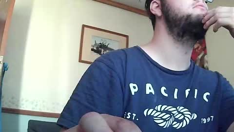 Snapshot of worsie333 chatting on December 16, 7:37 am worsie online show from December 16, 7:37 am