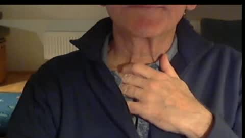 Wuki online show from November 22, 5:01 pm