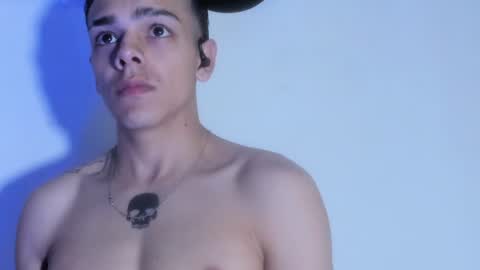 wyatt_smith71 online show from June 24, 7:22 am