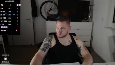 Snapshot of x19marco93x chatting on March 6, 7:21 pm x19marco93x online show from March 6, 7:21 pm