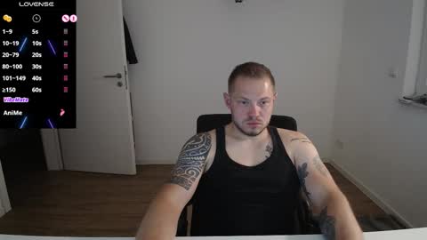 Snapshot of x19marco93x chatting on September 28, 6:17 pm x19marco93x online show from September 28, 6:17 pm