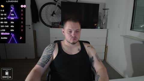 Snapshot of x19marco93x chatting on January 11, 5:51 pm x19marco93x online show from January 11, 5:51 pm