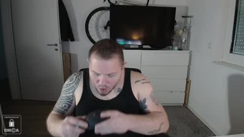 Snapshot of x19marco93x chatting on December 8, 12:08 pm x19marco93x online show from December 8, 12:08 pm