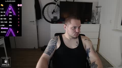 Snapshot of x19marco93x chatting on February 21, 7:32 pm x19marco93x online show from February 21, 7:32 pm