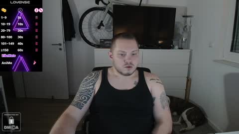 Snapshot of x19marco93x chatting on December 28, 3:27 pm x19marco93x online show from December 28, 3:27 pm