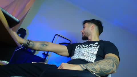 XanderCageX online show from November 11, 1:05 pm