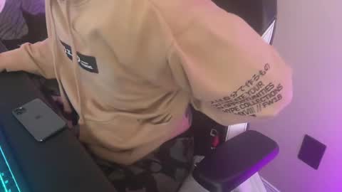 xburst online show from December 15, 6:04 pm