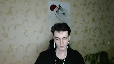 traqqq online show from April 13, 10:32 pm