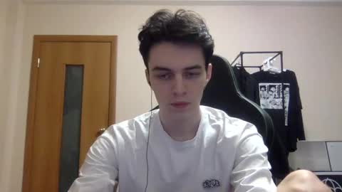 Snapshot of xtraqqq chatting on February 11, 6:44 pm traqqq online show from February 11, 6:44 pm