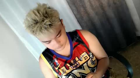 Loyd online show from February 8, 6:34 pm