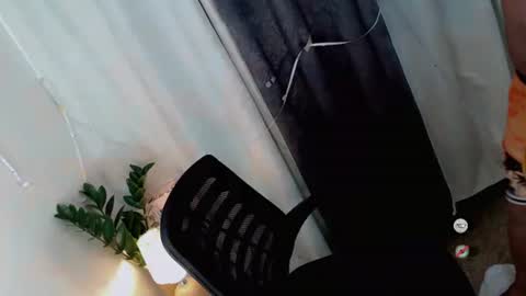 Loyd online show from April 8, 8:50 pm